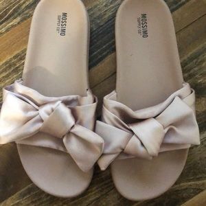 Nude Bow Slides